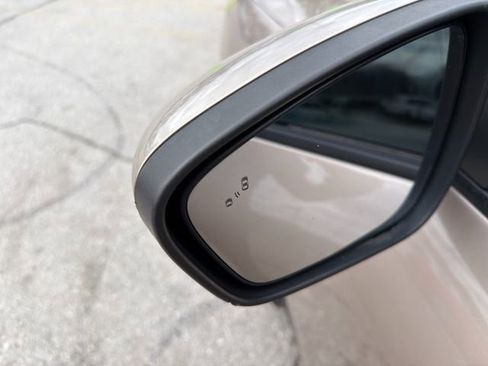 Used 2020 Ford Escape SE FWD image 11