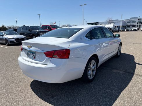 Used 2015 Chevrolet Impala LT w/ Convenience Package image 7