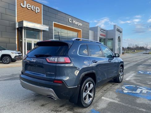 Used 2019 Jeep Cherokee Limited image 2