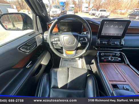 Used 2019 Lincoln Navigator Reserve image 24