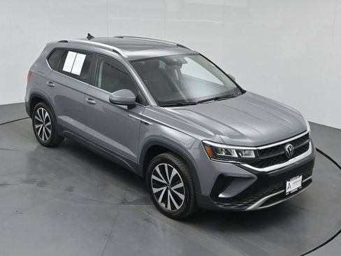 Used 2023 Volkswagen Taos SE w/ Panoramic Sunroof Package AWD/4WD image 43