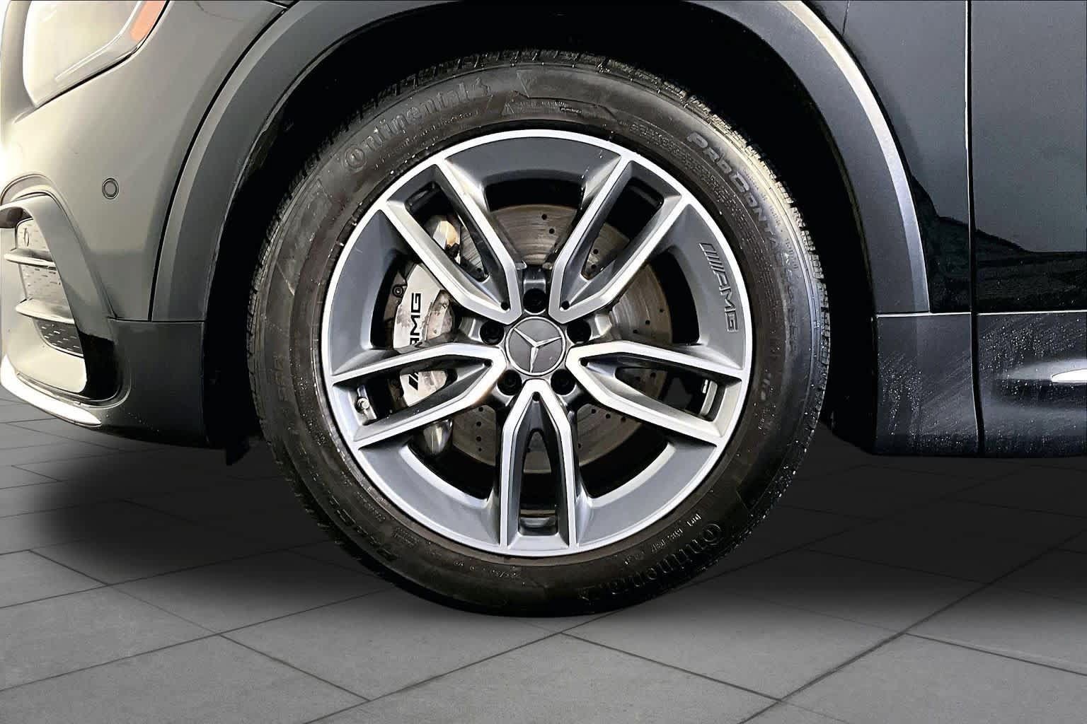 Certified 2025 Mercedes-Benz GLB 35 AMG 4MATIC image 11
