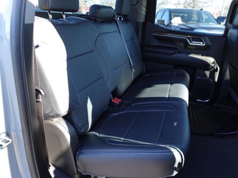 Used 2024 Chevrolet Silverado 1500 LT image 28