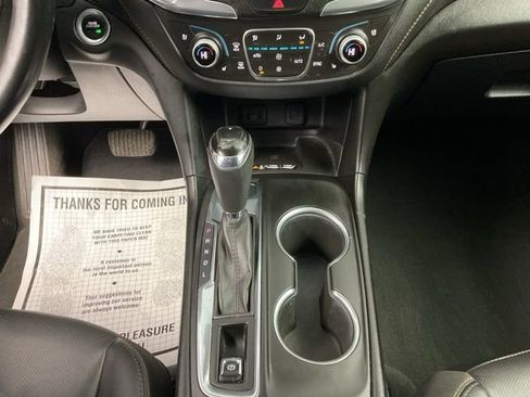 Used 2018 Chevrolet Equinox Premier image 18