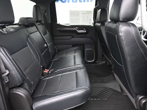 Used 2023 Chevrolet Silverado 1500 RST w/ Z71 Off-Road Package AWD/4WD image 10