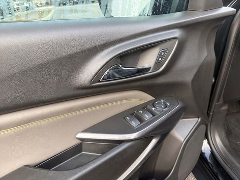 Used 2024 Chevrolet Trax ACTIV w/ Sunroof Package image 16