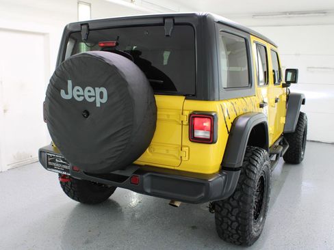 Used 2019 Jeep Wrangler Unlimited Rubicon AWD/4WD image 9