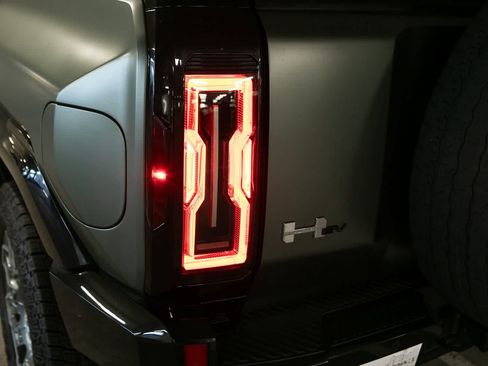 Used 2024 GMC Hummer EV 3X AWD/4WD image 28