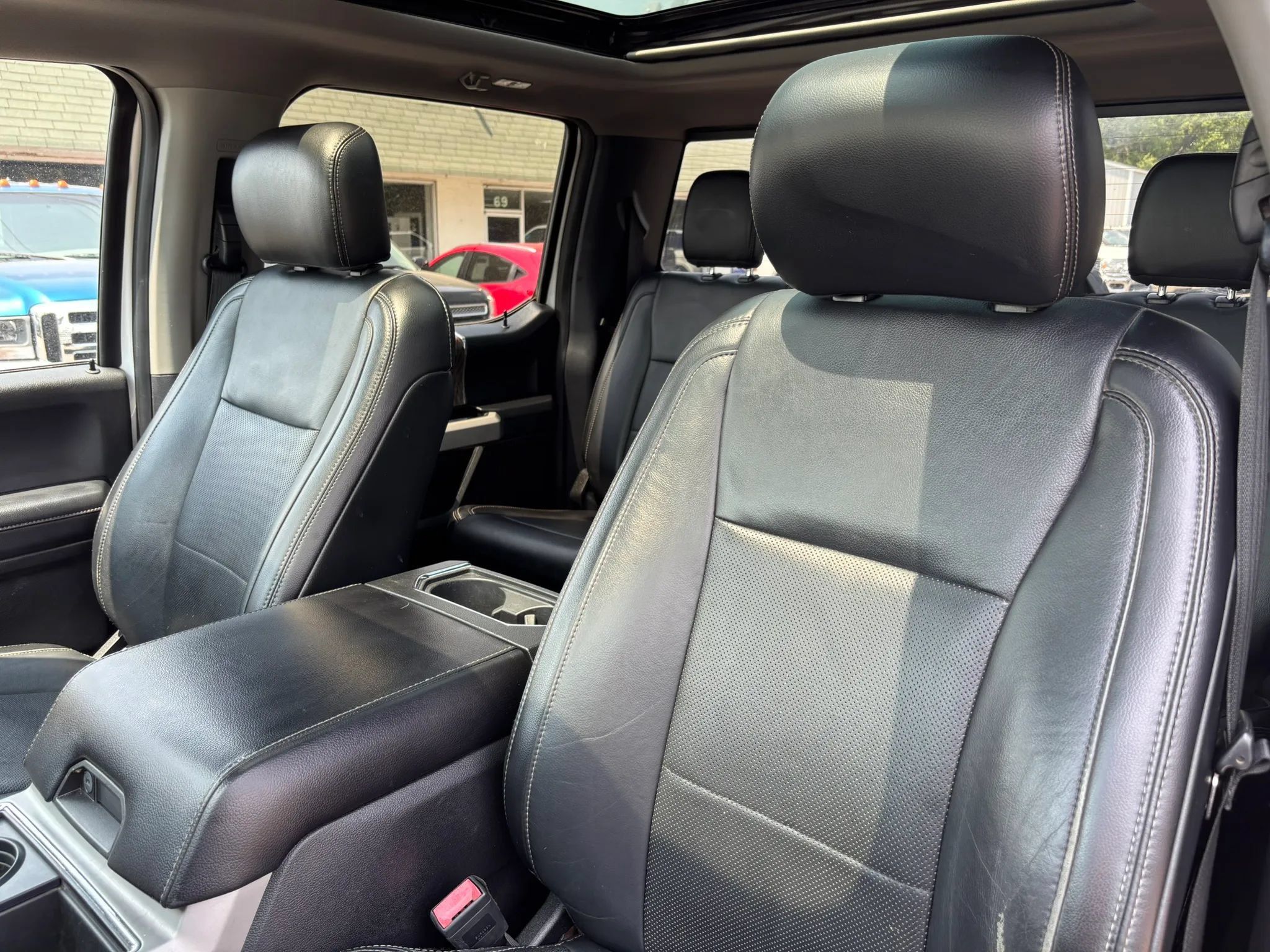 Used 2019 Ford F250 Lariat w/ Lariat Ultimate Package AWD/4WD image 17