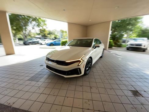 Used 2025 Kia K5 LXS image 10