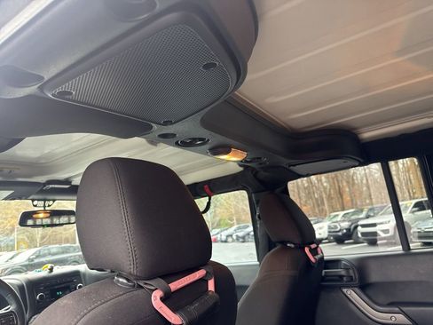 Used 2018 Jeep Wrangler Unlimited Sport S image 10