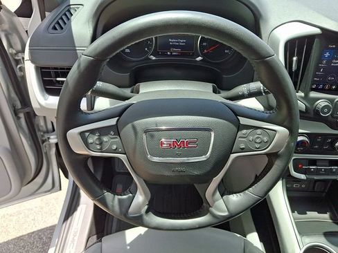 Used 2022 GMC Terrain SLT w/ Tech Package FWD image 19