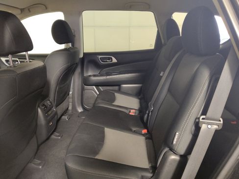 Used 2020 Nissan Pathfinder SV AWD/4WD image 18