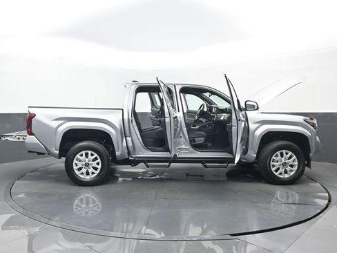 Used 2025 Toyota Tacoma SR5 RWD image 31