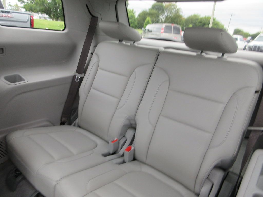 Used 2018 GMC Acadia SLT FWD image 22