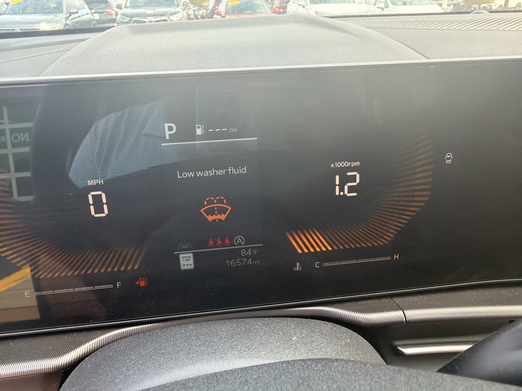 Used 2026 Kia Sportage EX FWD image 11