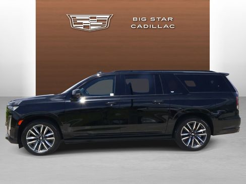 Used 2023 Cadillac Escalade ESV Sport Platinum AWD/4WD image 2
