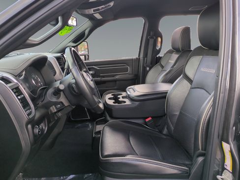 Used 2023 RAM 3500 Laramie w/ Night Edition image 9