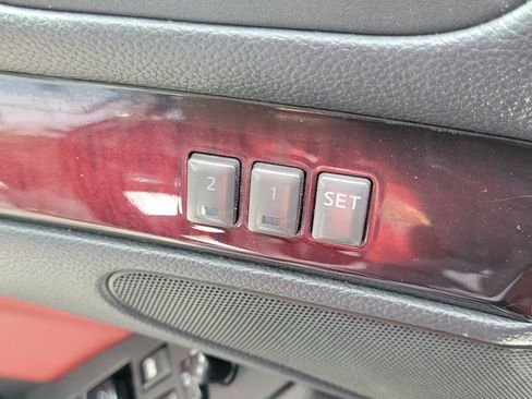 Used 2011 INFINITI G37 Limited Edition RWD image 21