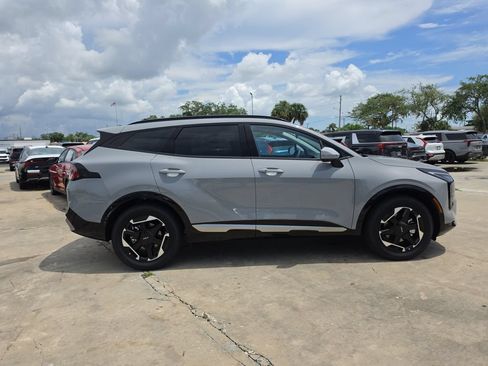 New 2026 Kia Sportage SX FWD image 9