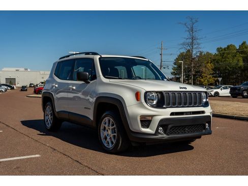 Used 2022 Jeep Renegade Latitude image 3
