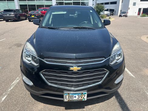 Used 2017 Chevrolet Equinox LT AWD/4WD image 2