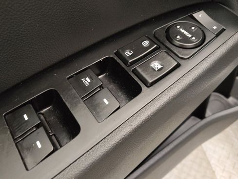 Used 2020 Hyundai Elantra Limited w/ Cargo Package (C1) image 27