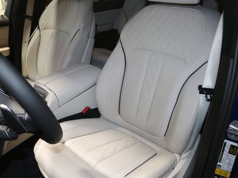 Certified 2023 BMW X7 M60i w/ Executive Package image 15