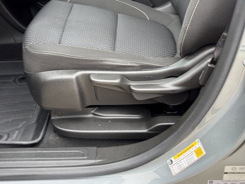 Used 2023 GMC Acadia SLE w/ Elevation Edition image 17