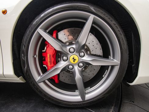 Used 2018 Ferrari 488 Spider RWD image 42