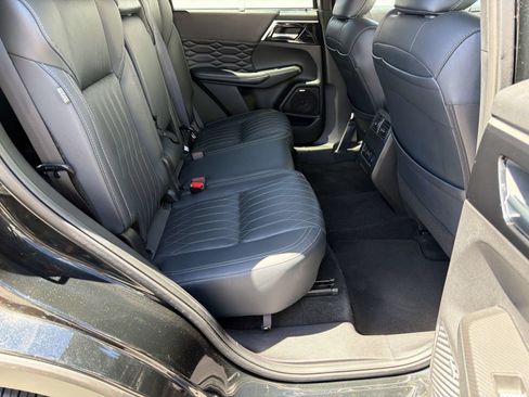 Used 2025 Mitsubishi Outlander SEL FWD image 30