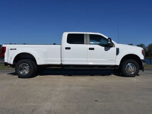 Used 2020 Ford F350 XL w/ Power Equipment Group image 3