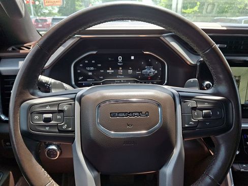 Used 2022 GMC Sierra 1500 Denali AWD/4WD image 18