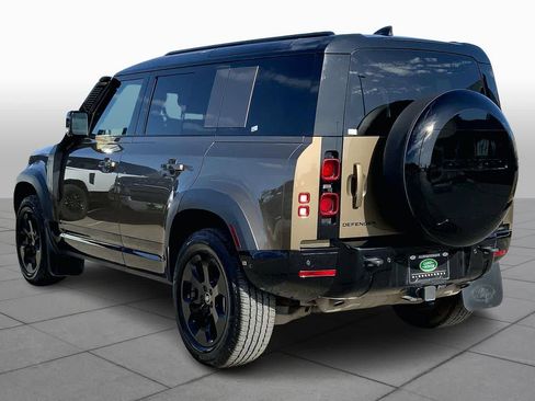 Used 2025 Land Rover Defender 110 X-Dynamic SE image 9