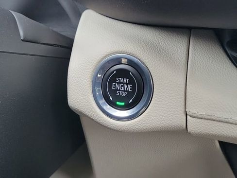 Used 2022 Buick Envision Avenir w/ Technology Package II image 31