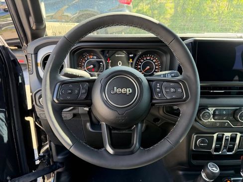 New 2026 Jeep Gladiator Sport AWD/4WD image 11