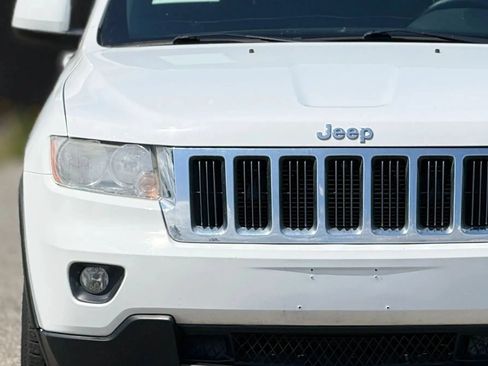 Used 2013 Jeep Grand Cherokee Laredo AWD/4WD image 11
