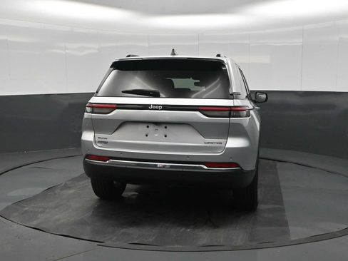 Used 2023 Jeep Grand Cherokee Limited w/ Trailer Tow Prep Group (B) AWD/4WD image 7