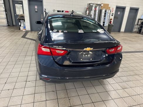 Used 2017 Chevrolet Malibu LT w/ LPO, Convenience Package 2 image 6
