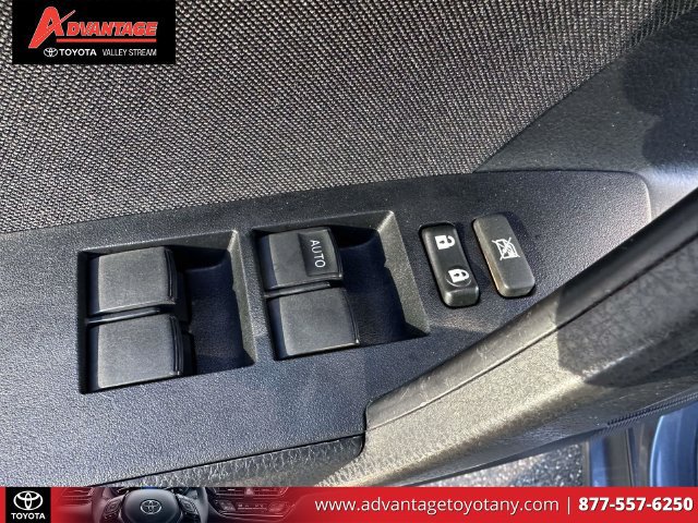 Used 2018 Toyota Corolla LE FWD image 20