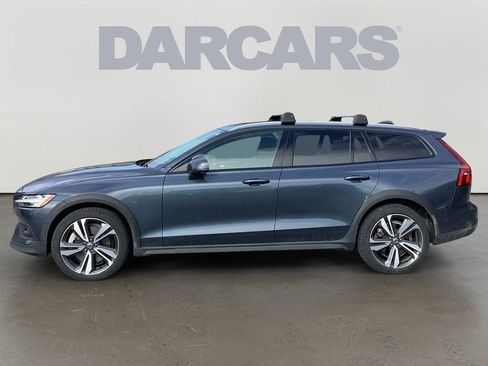 Used 2024 Volvo V60 B5 Cross Country Plus w/ Protection Package Premier image 4