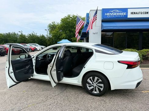 Used 2023 Nissan Altima 2.5 S FWD image 17