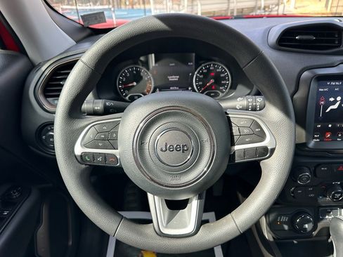 Used 2023 Jeep Renegade Latitude image 14