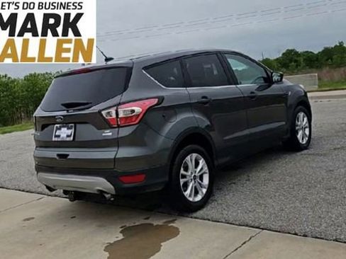 Used 2017 Ford Escape SE FWD image 8