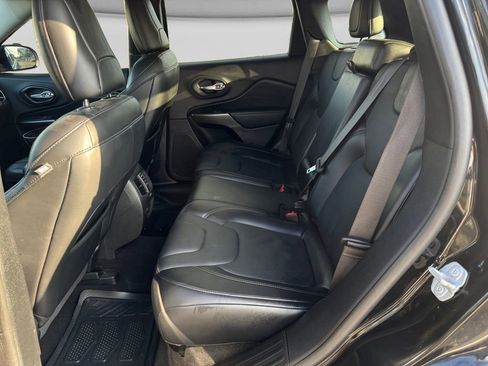 Used 2020 Jeep Cherokee Limited AWD/4WD image 22