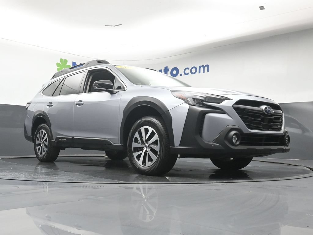 Used 2025 Subaru Outback Premium AWD/4WD image 26