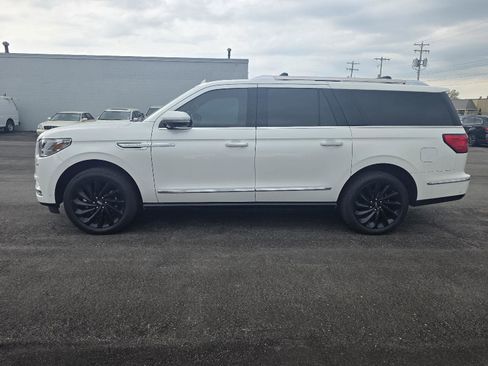 Used 2020 Lincoln Navigator L Reserve w/ Equipment Group 208A Reserve AWD/4WD image 16
