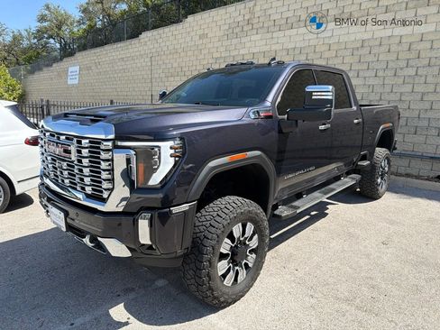 Used 2024 GMC Sierra 2500 Denali w/ Denali Reserve Package AWD/4WD image 1