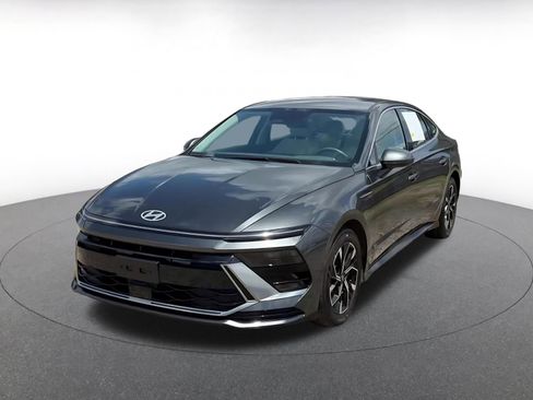 Used 2025 Hyundai Sonata SEL FWD image 5