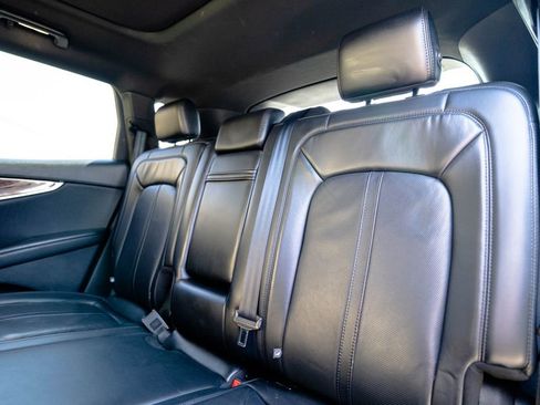 Used 2018 Lincoln MKX Reserve w/ Driver Assistance Package image 32